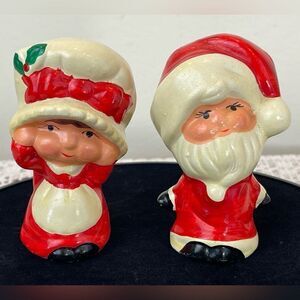 Mrs. Claus and Santa Claus vintage Salt and Pepper Shakers || Vintage Xmas